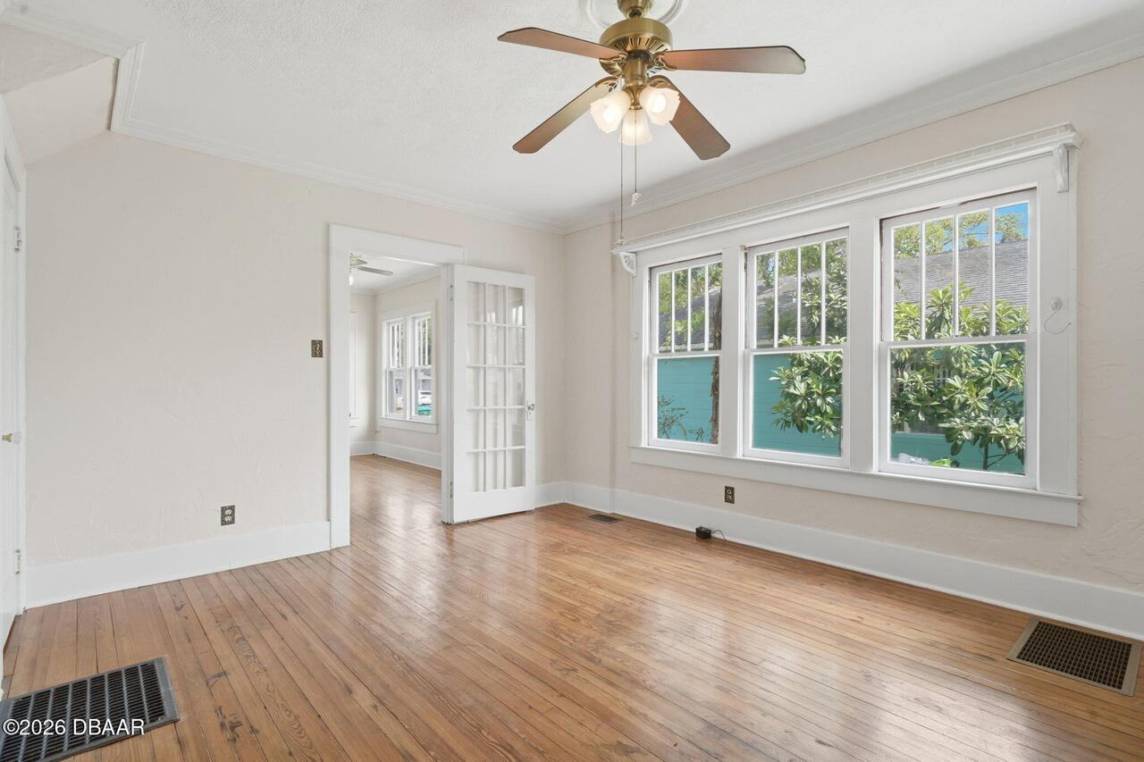Listing Photo 12