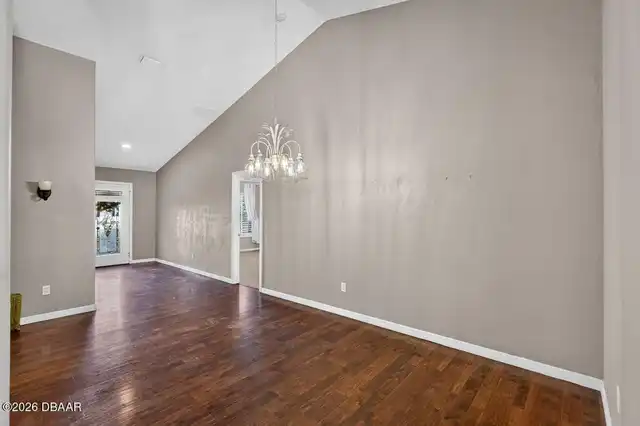 Listing Photo 10
