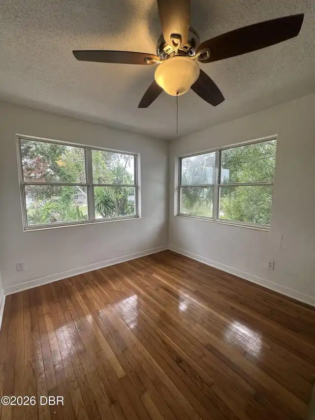 Listing Photo 12