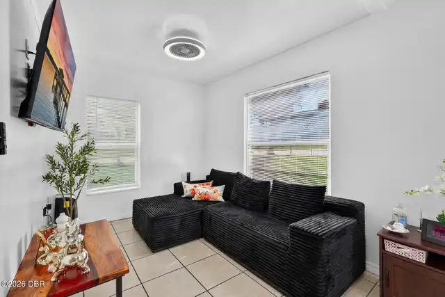 Listing Photo 9