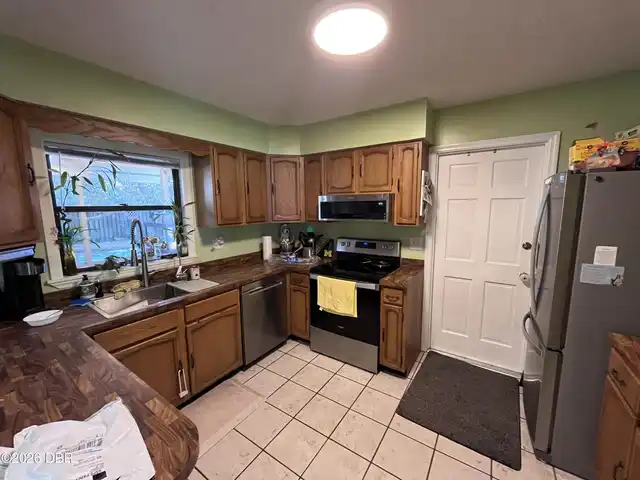 Listing Photo 7