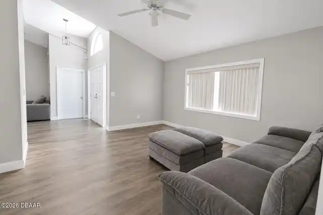 Listing Photo 16