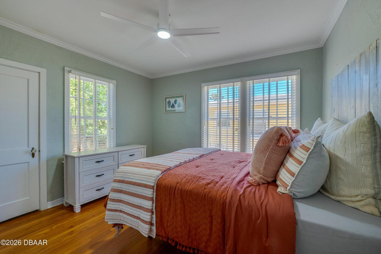 Listing Photo 12