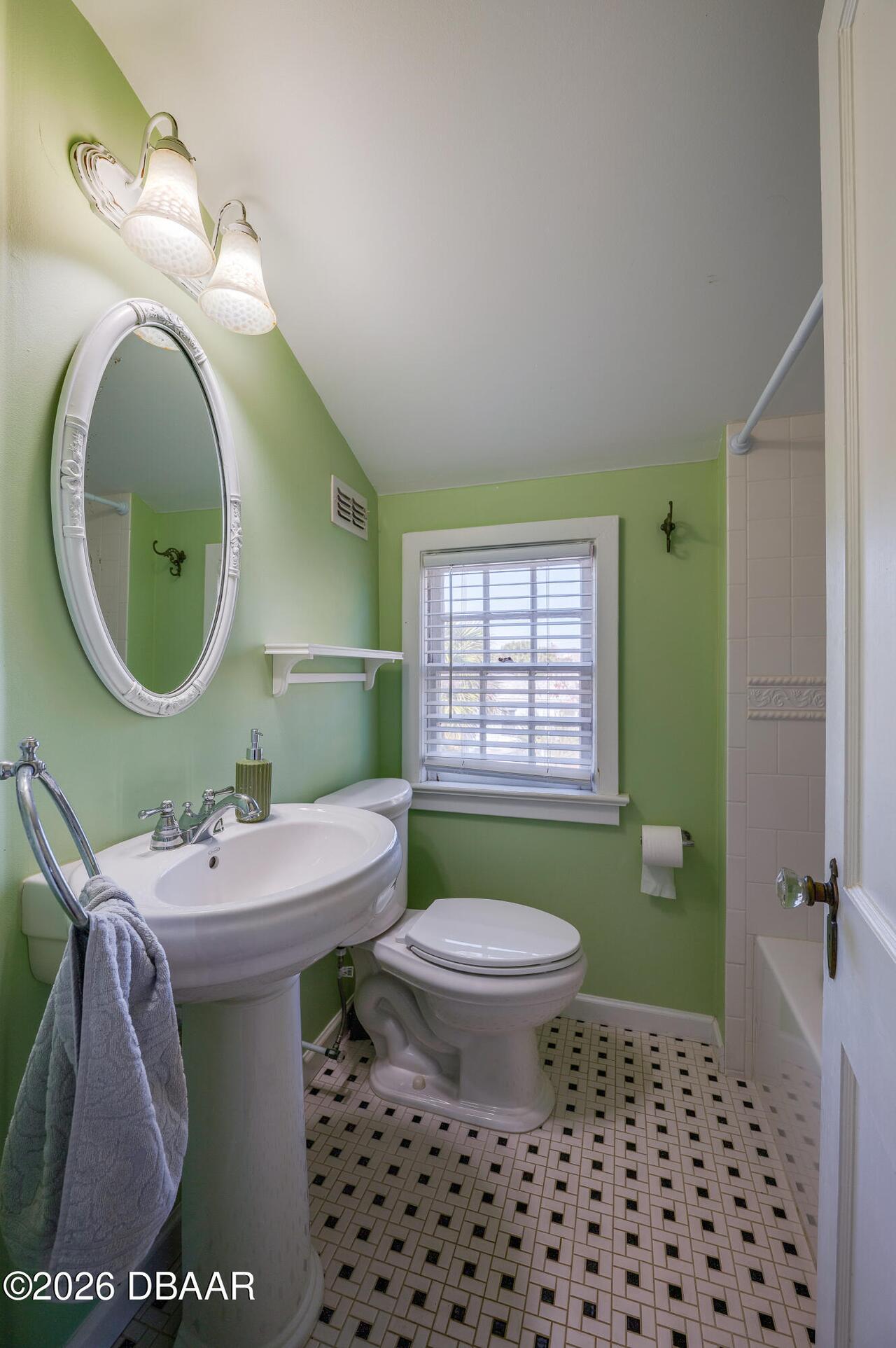 Listing Photo 17