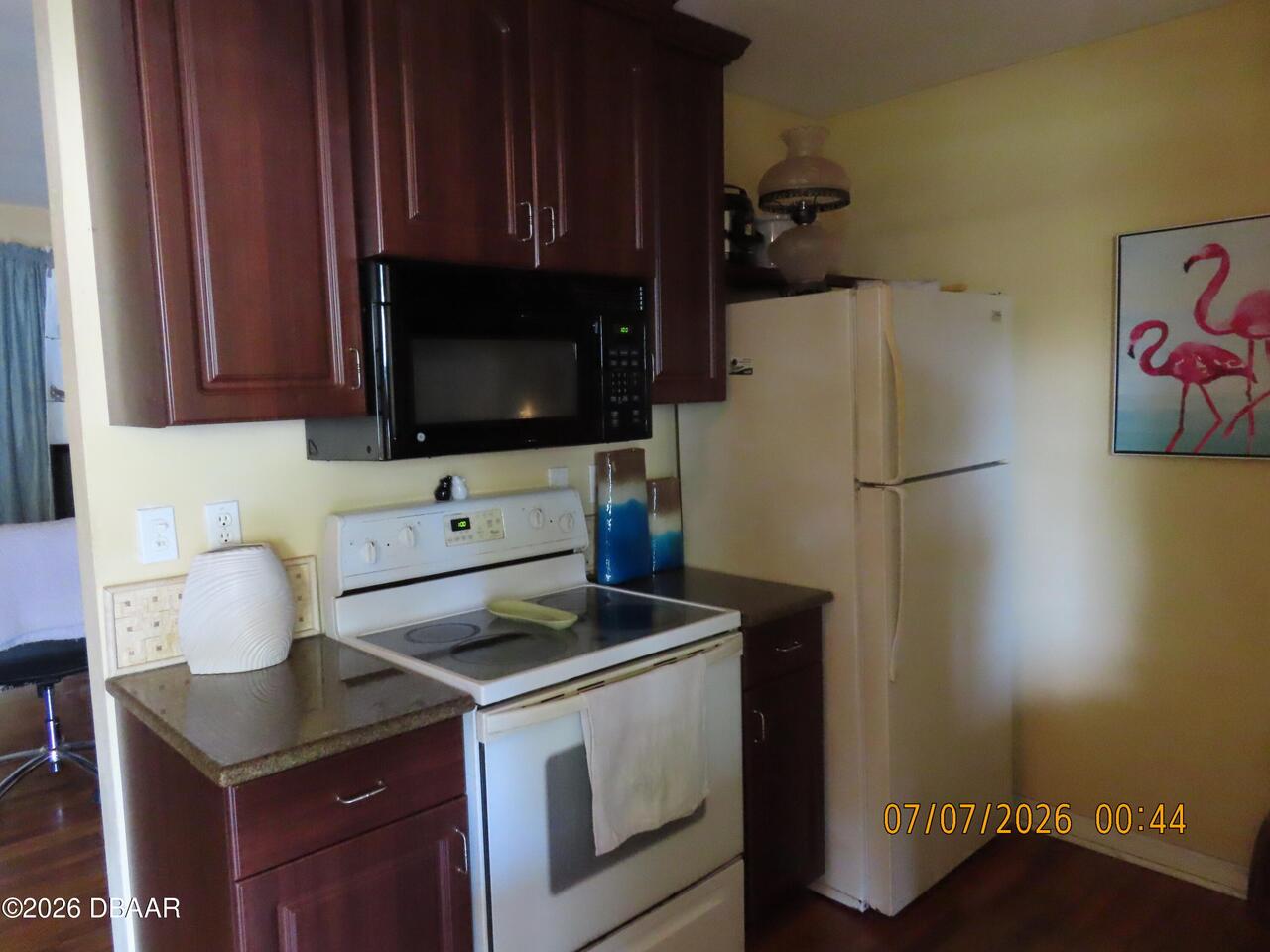 Listing Photo 8