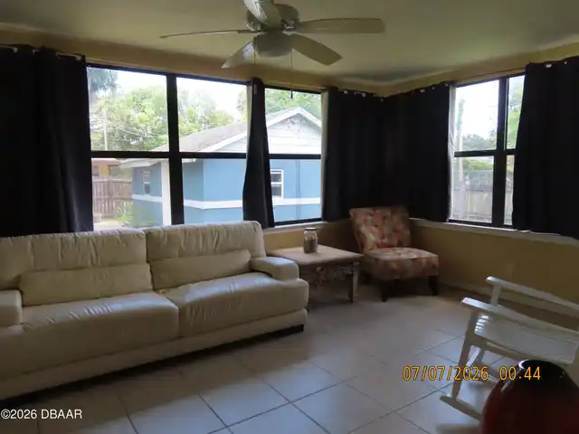 Listing Photo 11