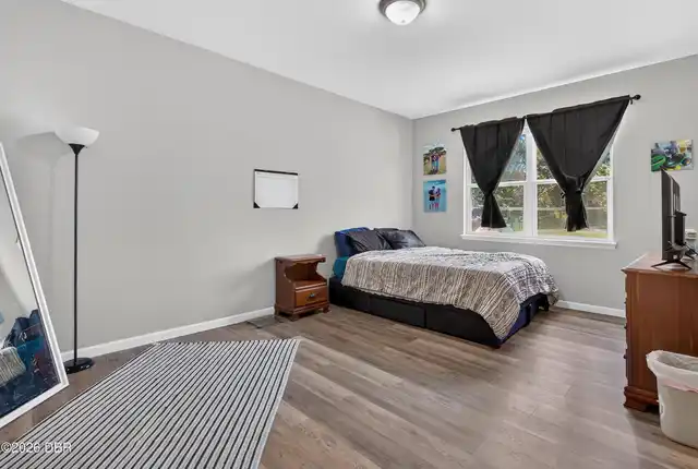 Listing Photo 16