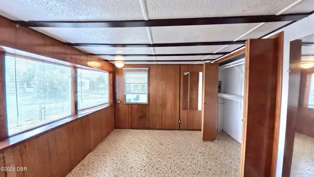 Listing Photo 16