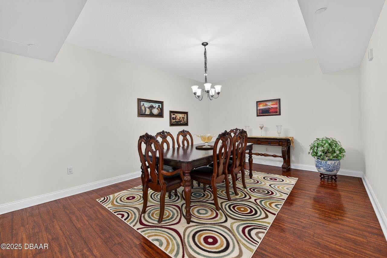 Listing Photo 12