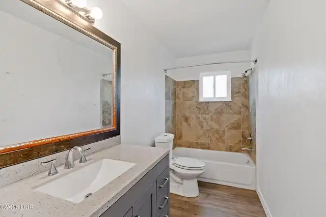 Listing Photo 17