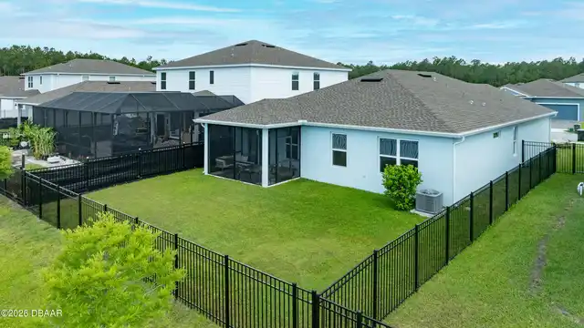 Listing Photo 11