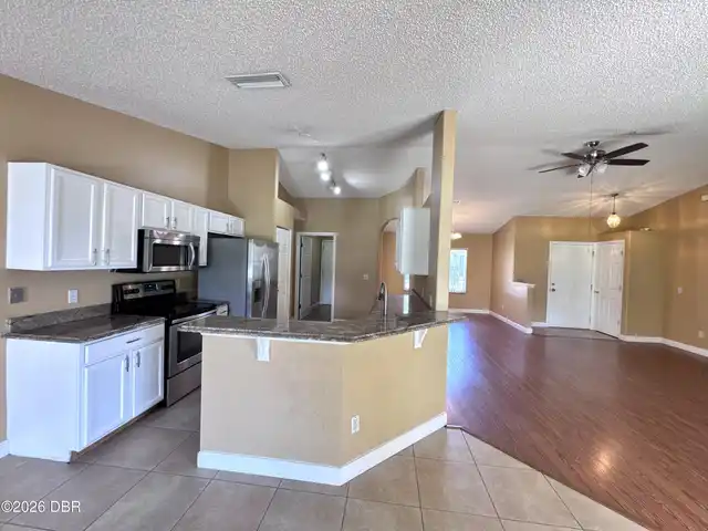 Listing Photo 14