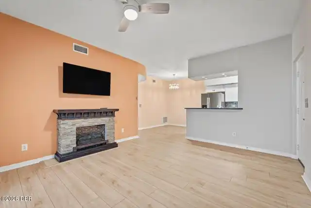 Listing Photo 14