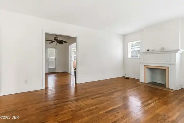 Listing Photo 8