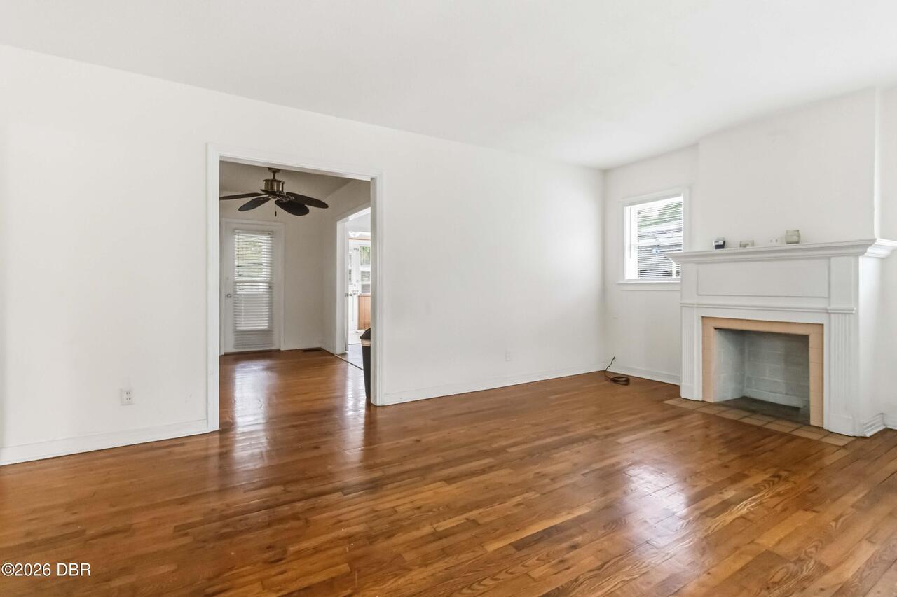 Listing Photo 8
