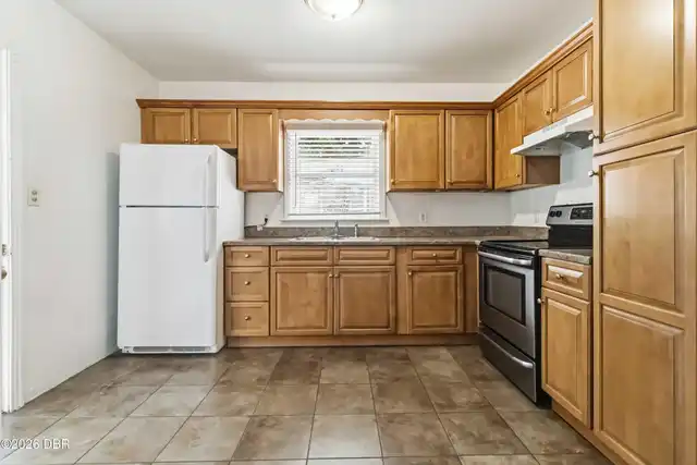 Listing Photo 11
