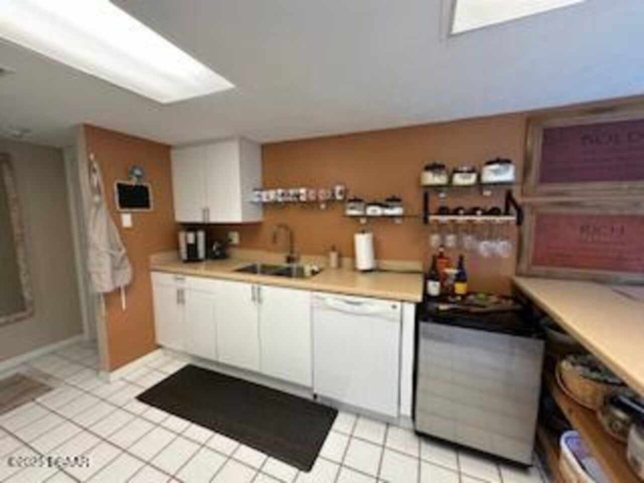 Listing Photo 9