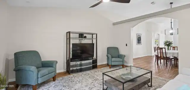 Listing Photo 10