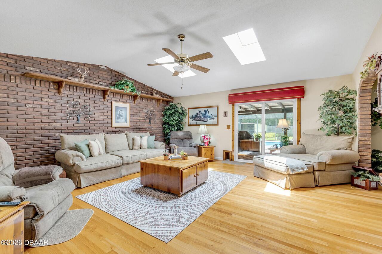 Listing Photo 15