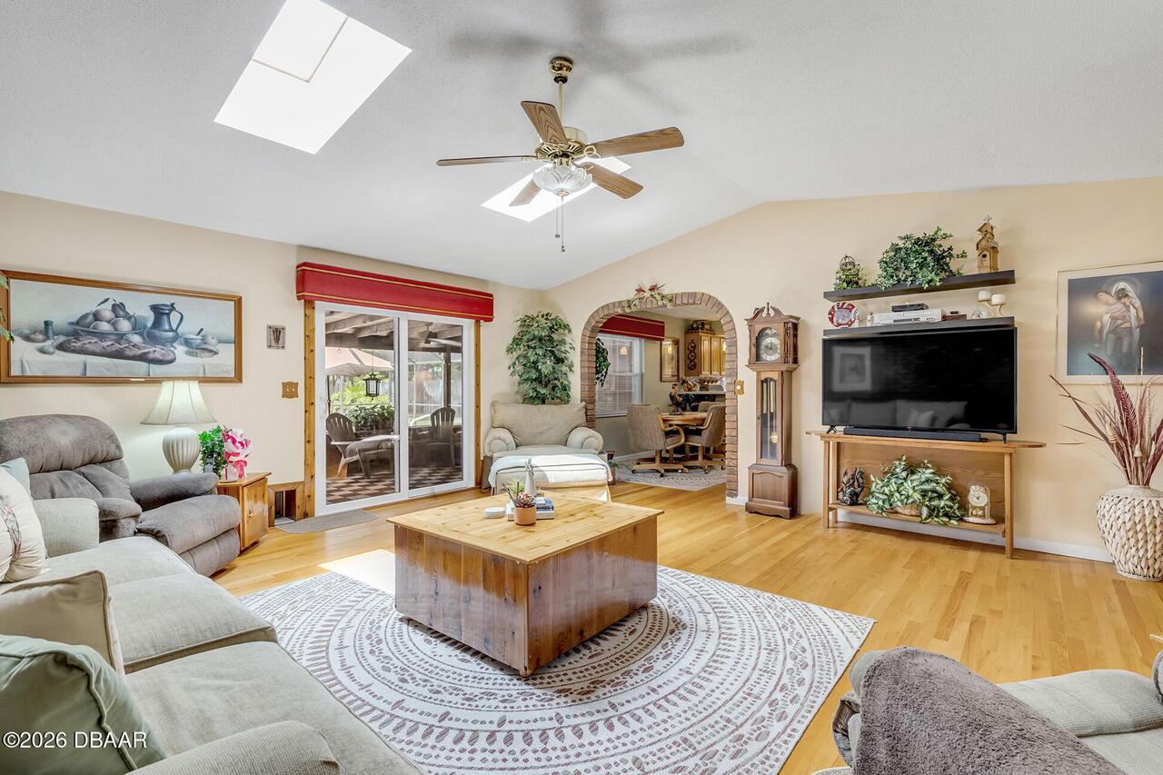 Listing Photo 16