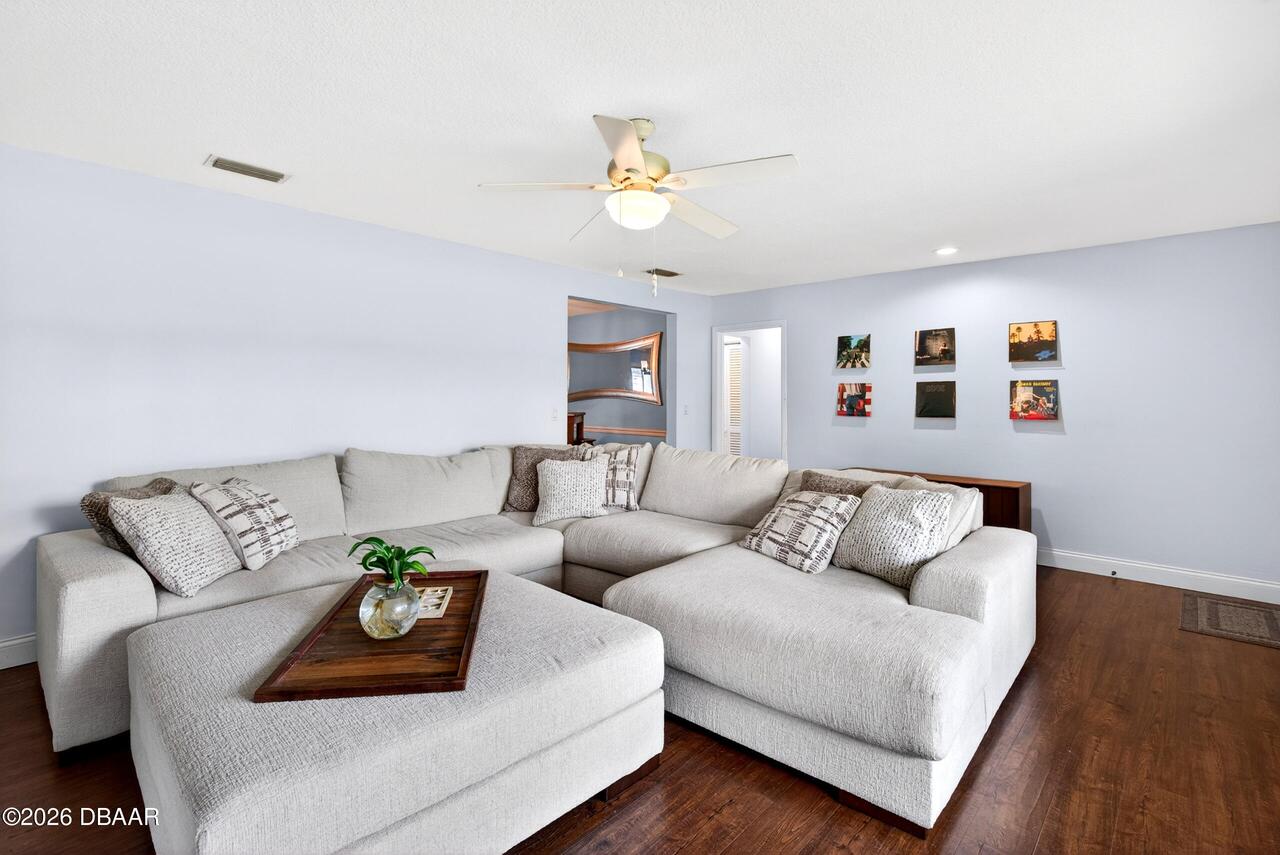 Listing Photo 10