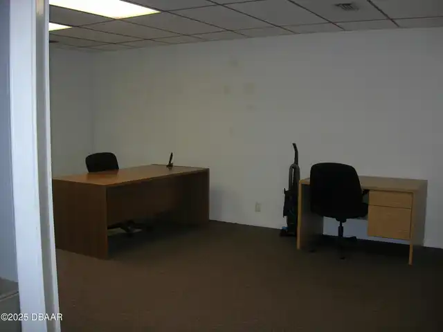 Listing Photo 8