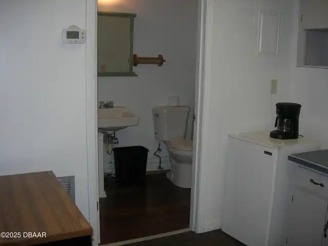Listing Photo 9