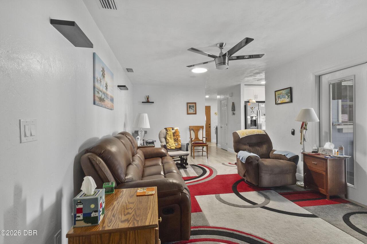 Listing Photo 8