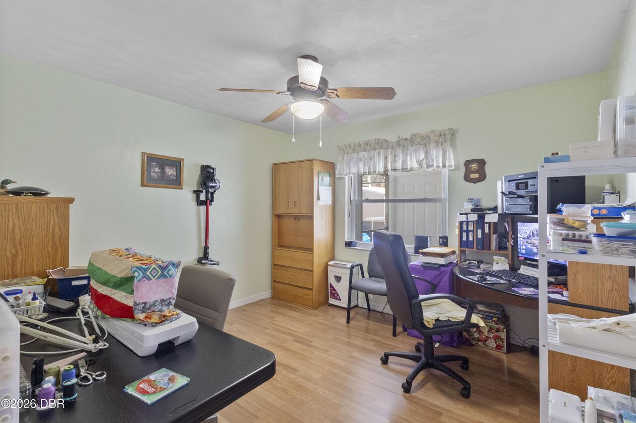 Listing Photo 12