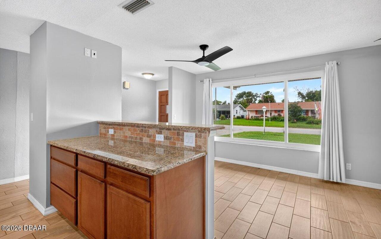 Listing Photo 9