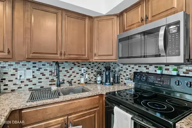 Listing Photo 17