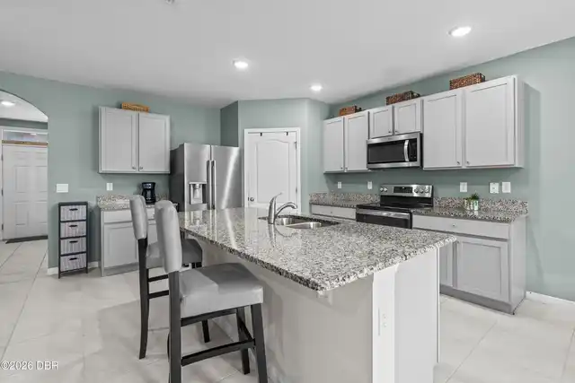 Listing Photo 5