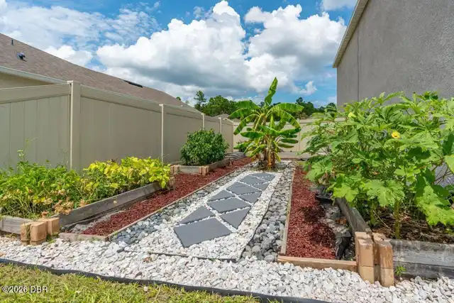 Listing Photo 11