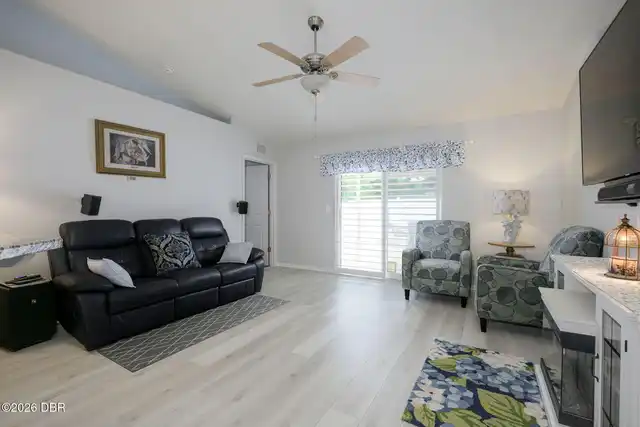 Listing Photo 17