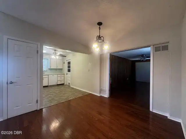 Listing Photo 6