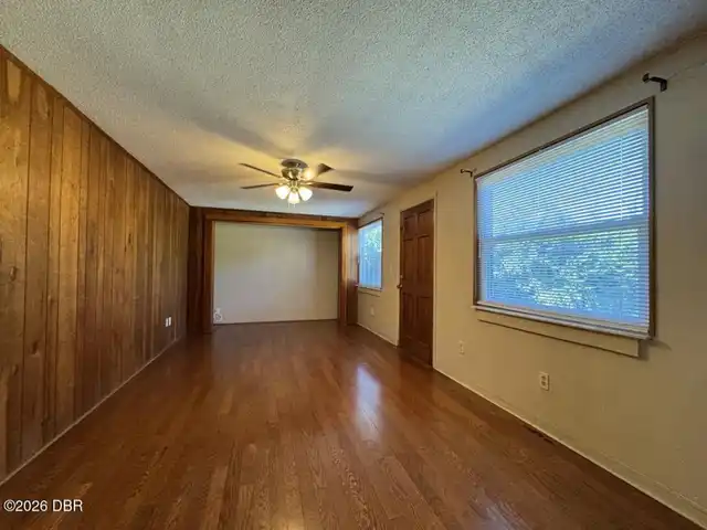 Listing Photo 10