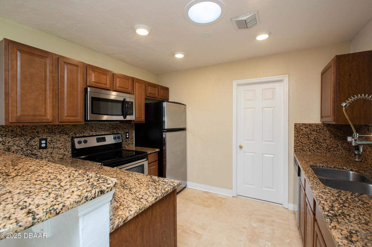 Listing Photo 16