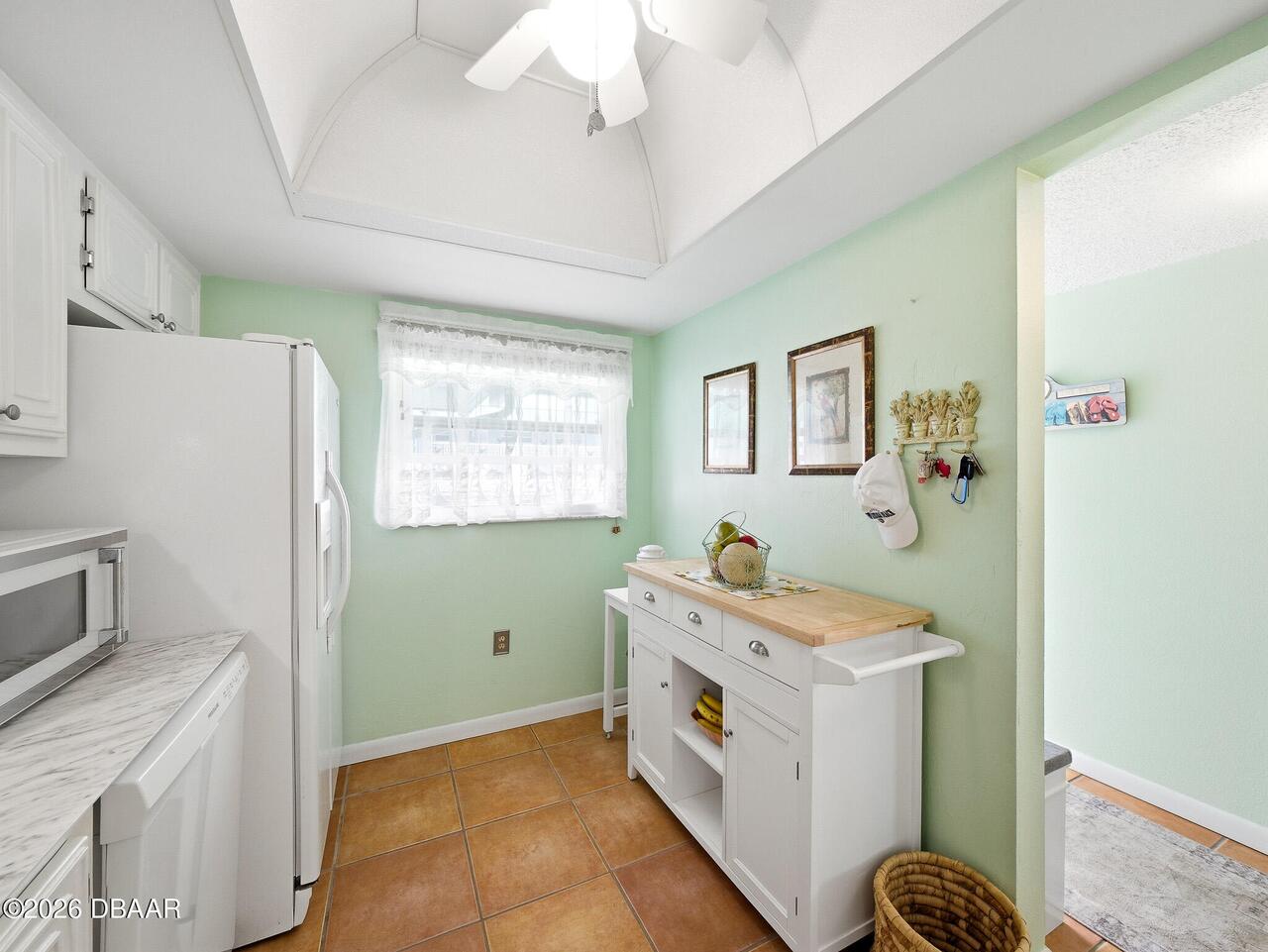 Listing Photo 10