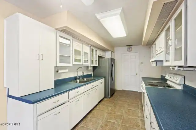 Listing Photo 12