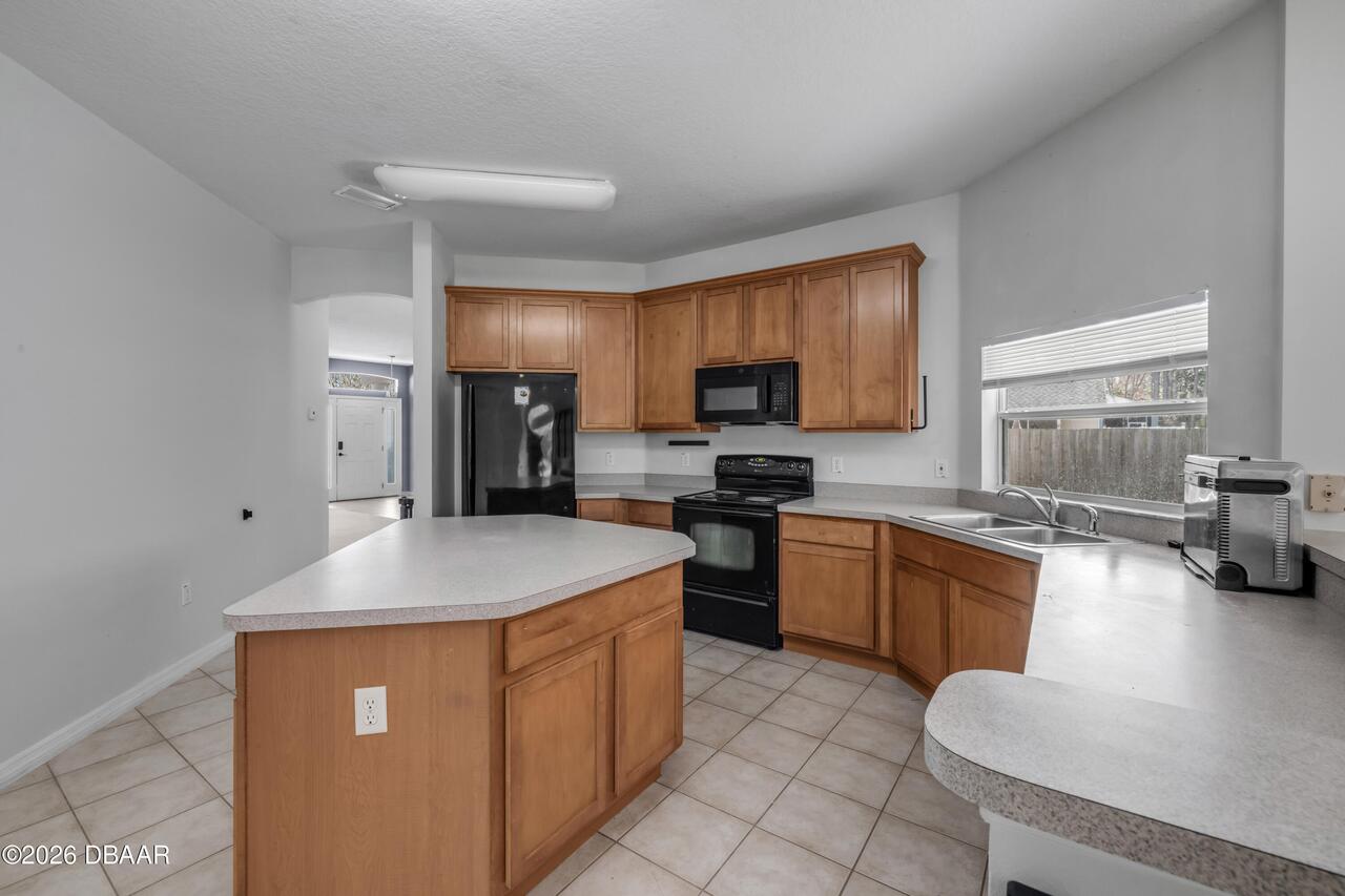 Listing Photo 12
