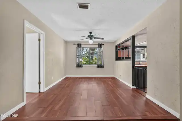 Listing Photo 16