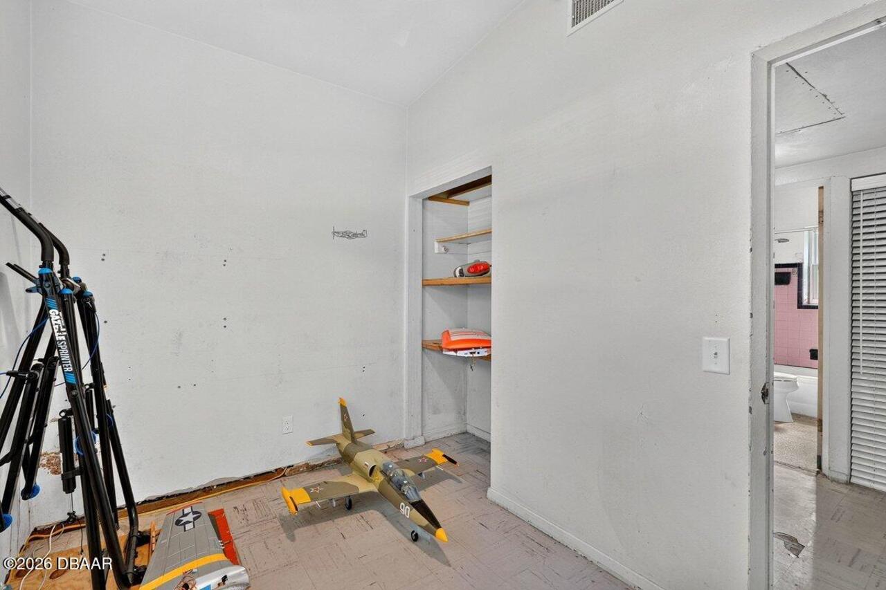 Listing Photo 12