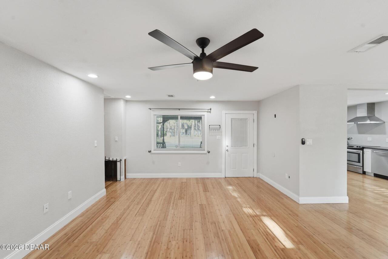Listing Photo 8