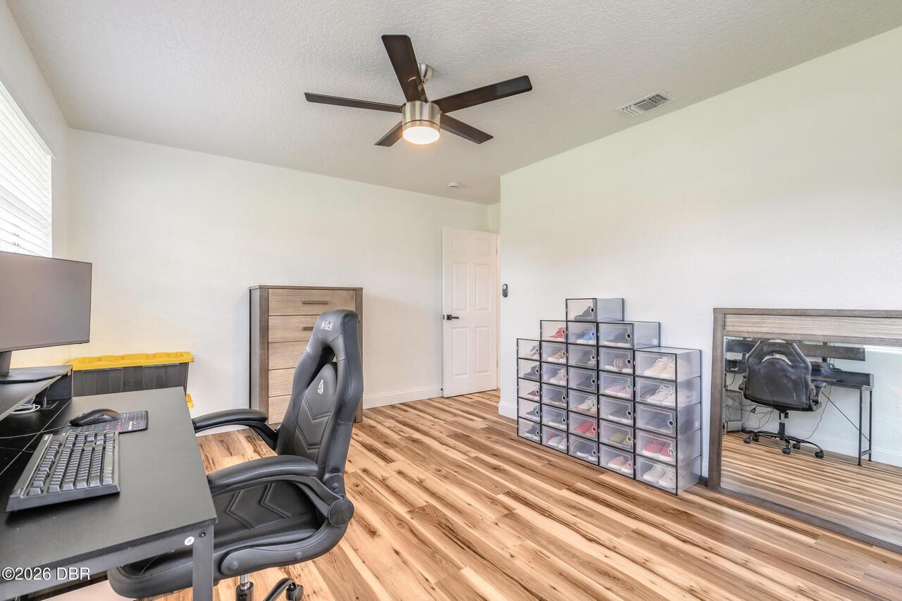 Listing Photo 18