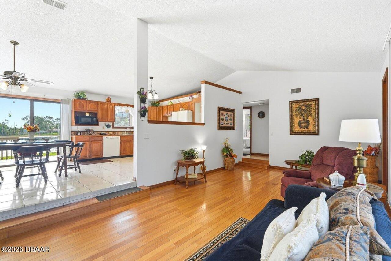Listing Photo 18