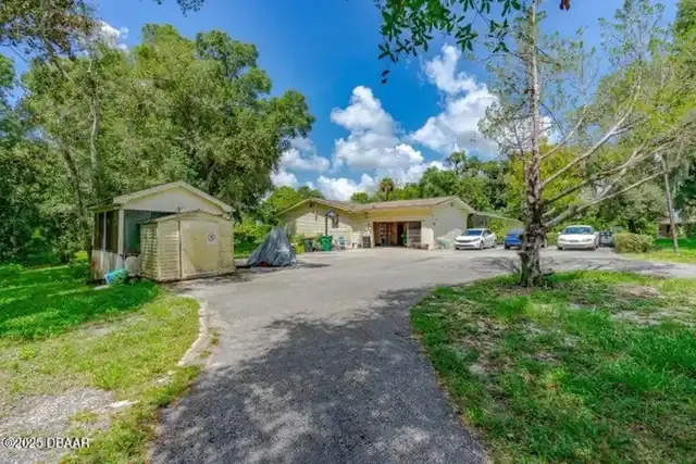 Listing Photo 11