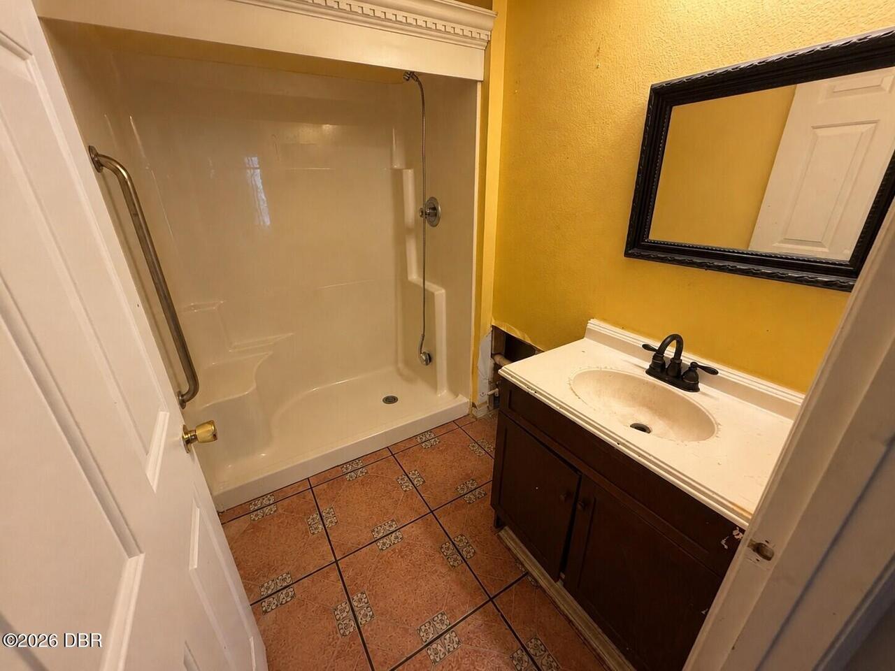Listing Photo 12