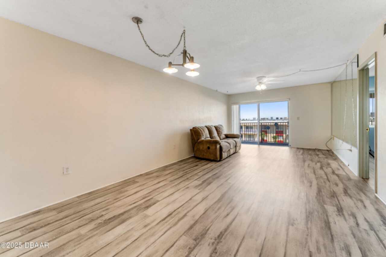 Listing Photo 7