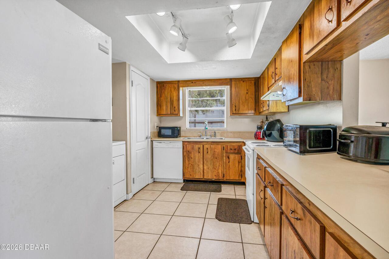 Listing Photo 9