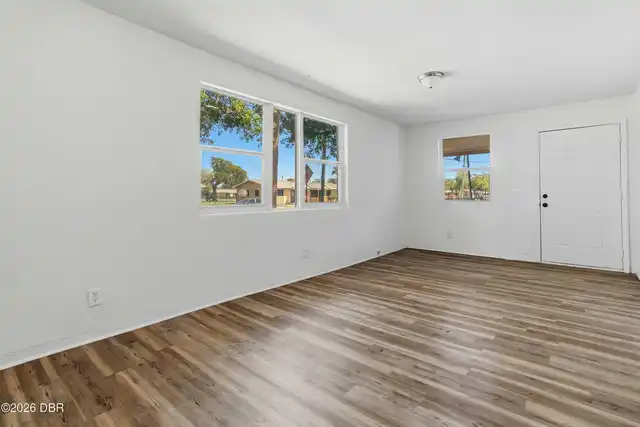 Listing Photo 6